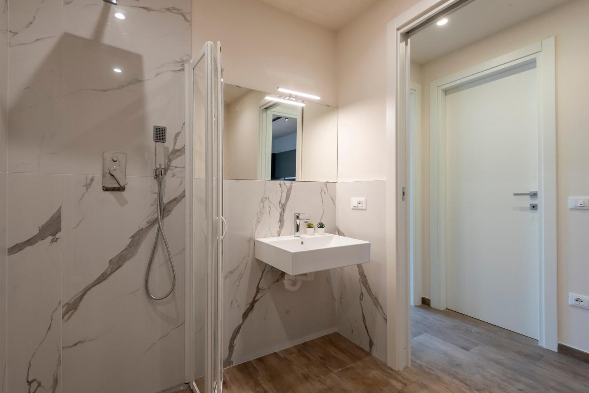 Iarsera Rooms And Apartment Λούκα Εξωτερικό φωτογραφία